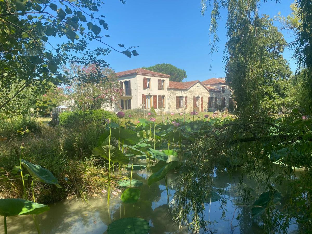 Domaine De Baise Bed and Breakfast Feugarolles Eksteriør billede